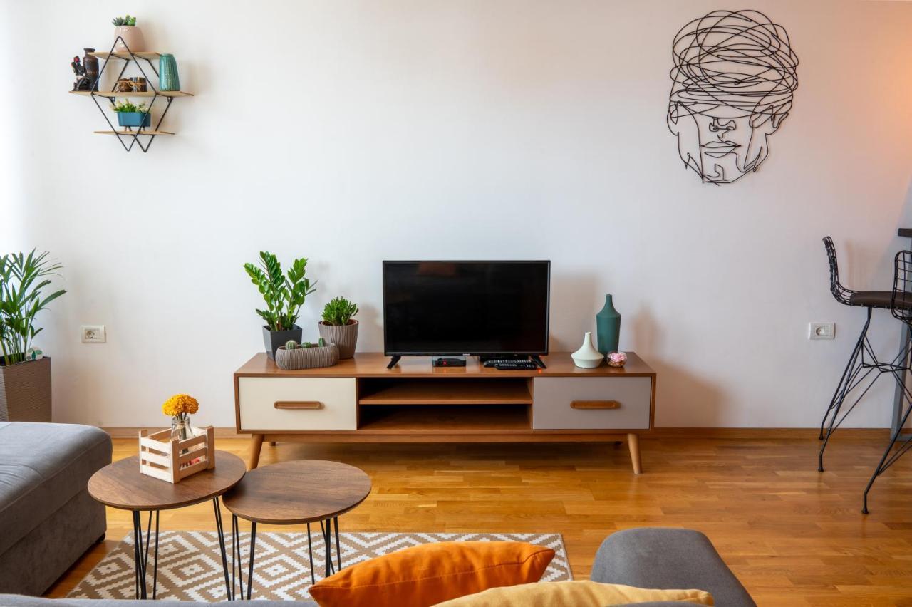 Skopje Station Apartment ภายนอก รูปภาพ