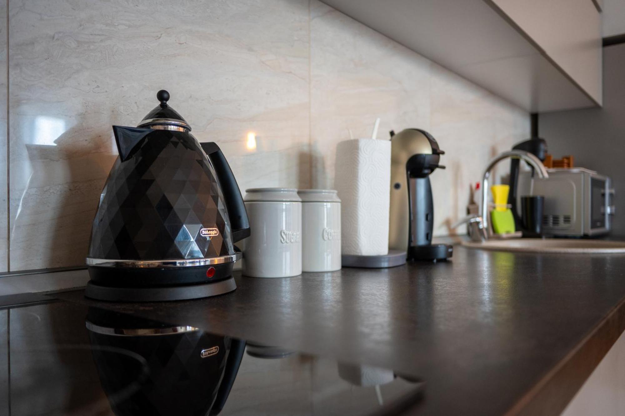 Skopje Station Apartment ภายนอก รูปภาพ