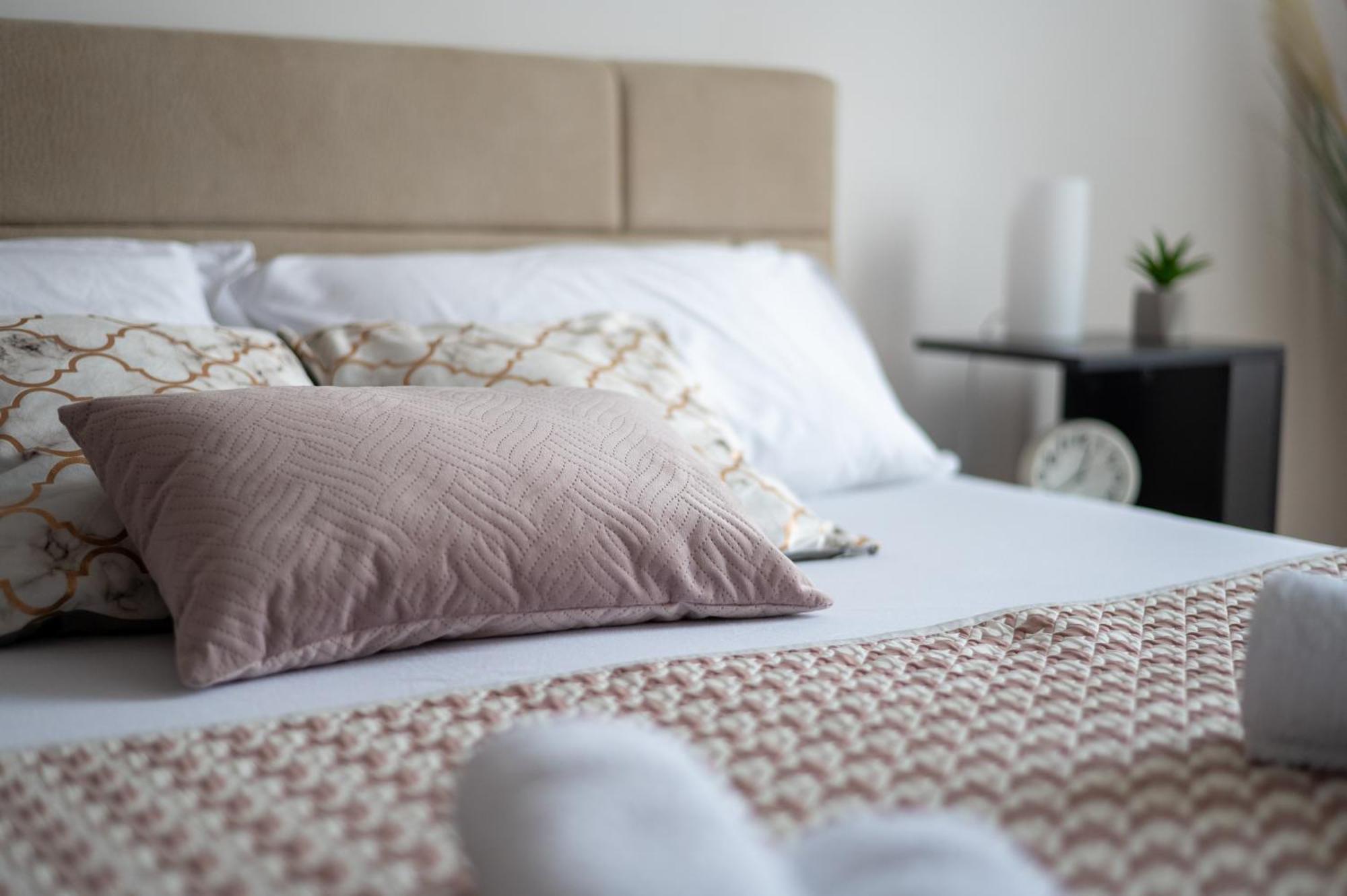 Skopje Station Apartment ภายนอก รูปภาพ